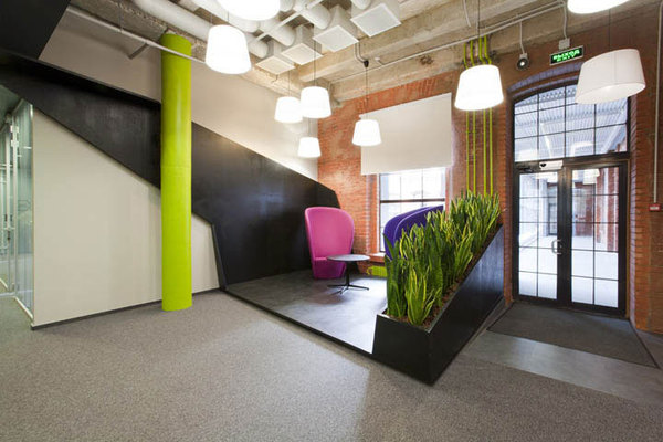 辦公室裝修設(shè)計，簡約、實用的設(shè)計