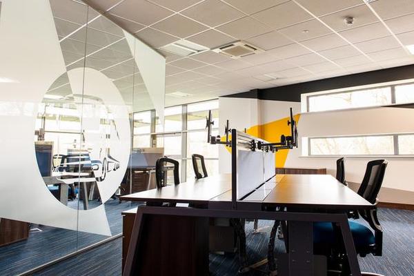 要如何裝修辦公室來展示公司文化和形象呢？