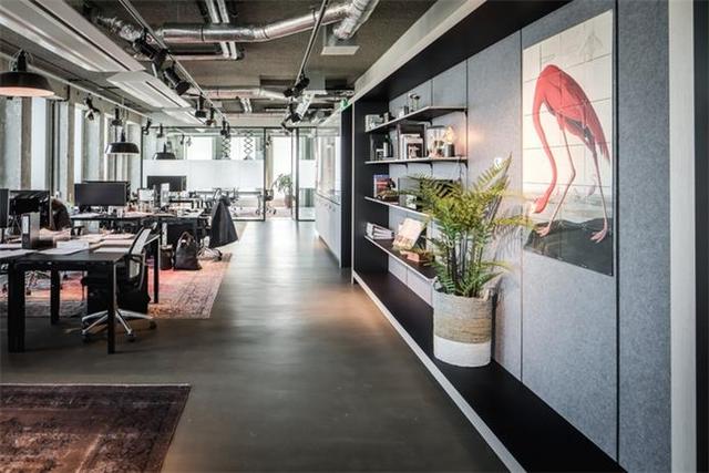 辦公空間:阿姆斯特丹娛樂企業(yè)辦公室設(shè)計(jì)