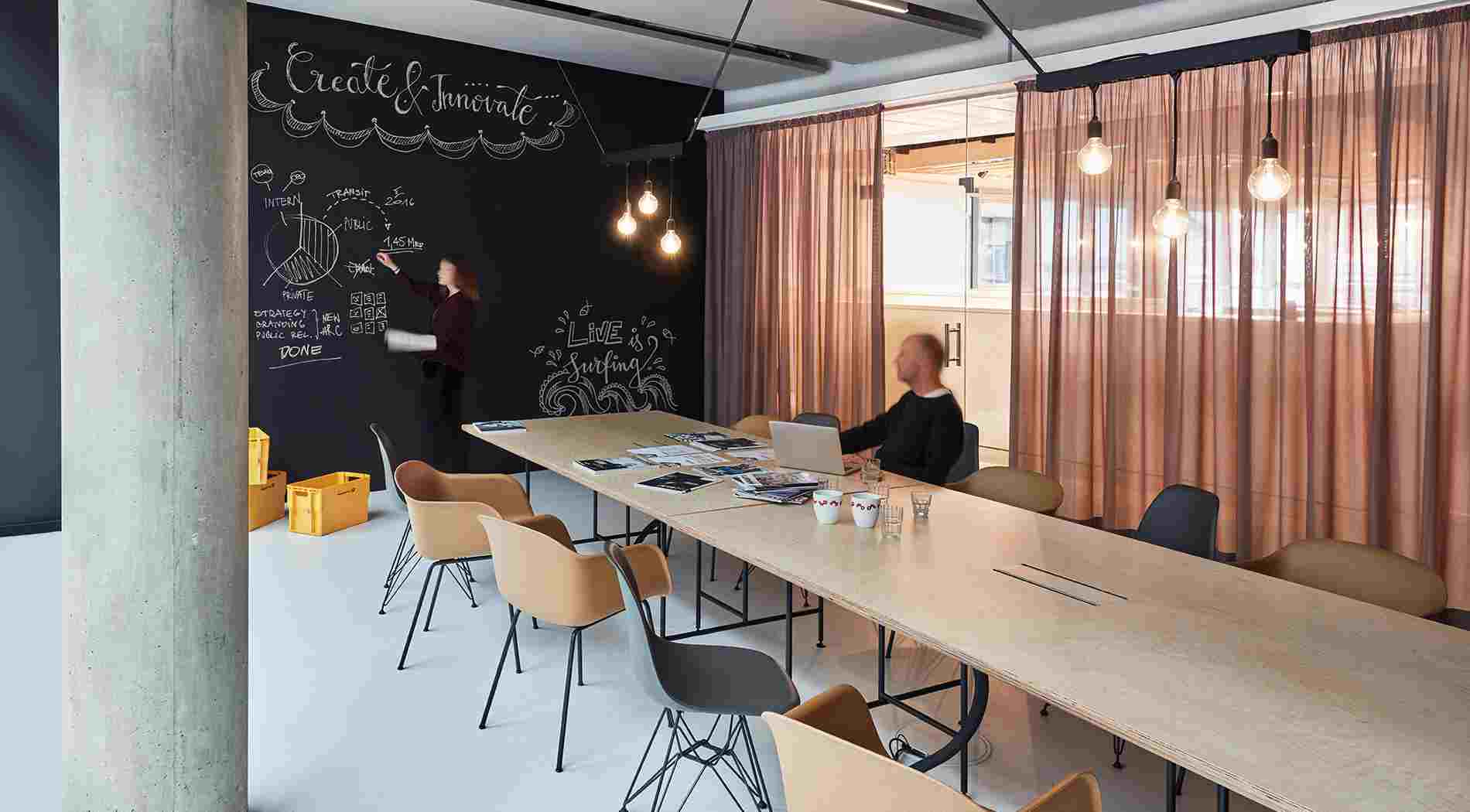 德國廣告公司現(xiàn)代風格辦公室設計