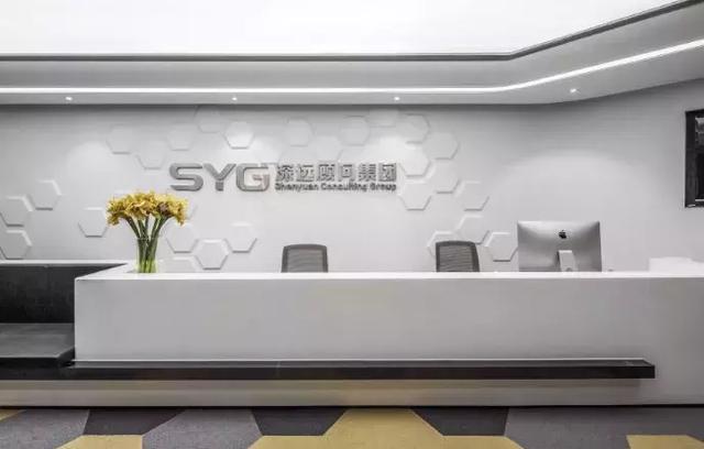 簡約現(xiàn)代混搭工業(yè)風(fēng)，辦公設(shè)計里的藝術(shù)時尚！